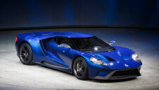 New Ford GT First to Use Lightweight Glass